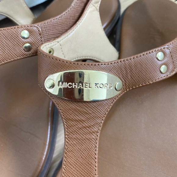 Michael Kors Leather With Gold Plate Flat Sandals - Picture 2 of 7
